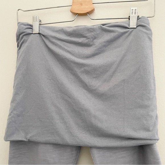 Lululemon Rare Yin To You Gray Skirt Crop Leggings Sz 6 - Picture 5 of 8